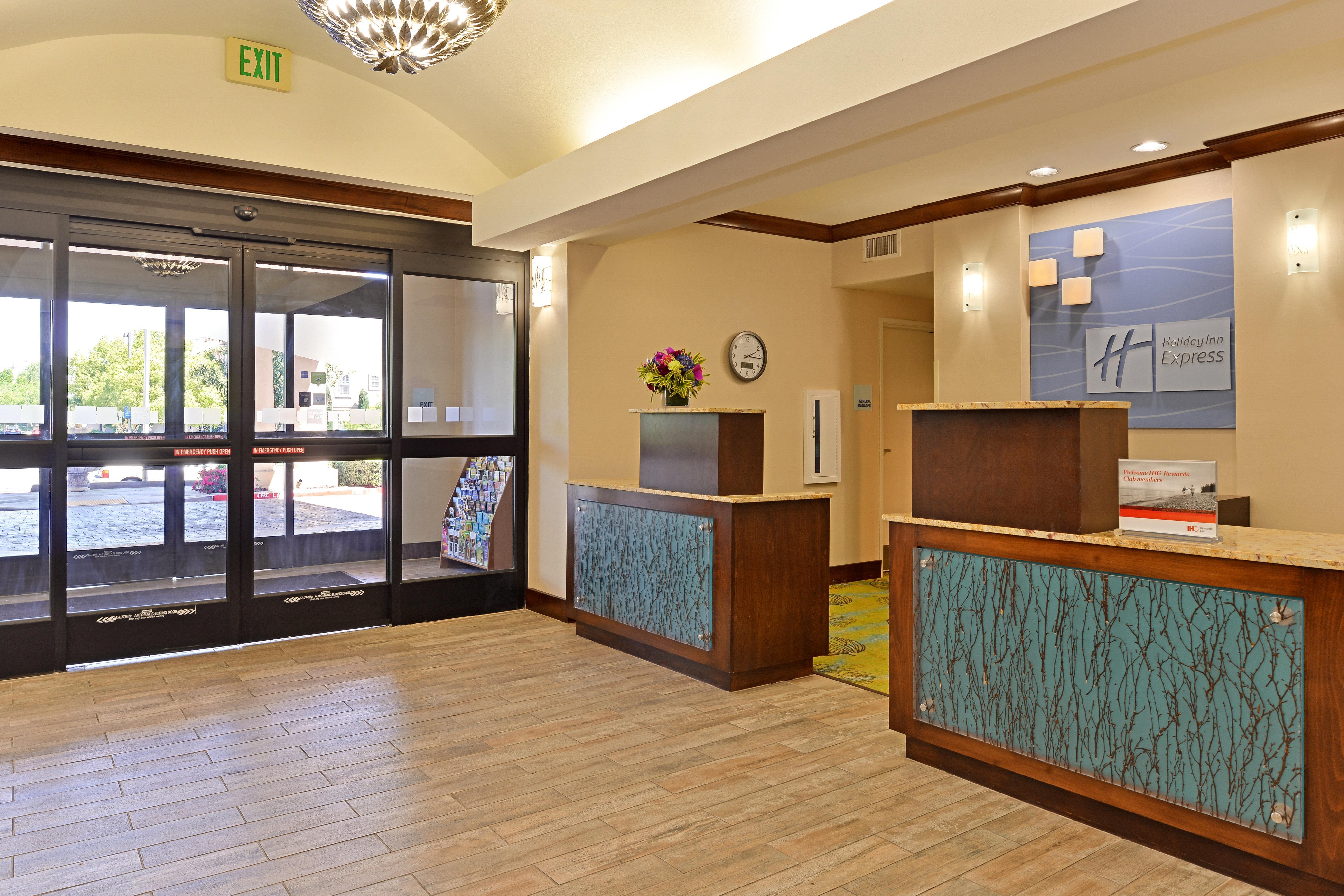 Holiday Inn Express Fresno River Park Highway 41 By Ihg Luaran gambar