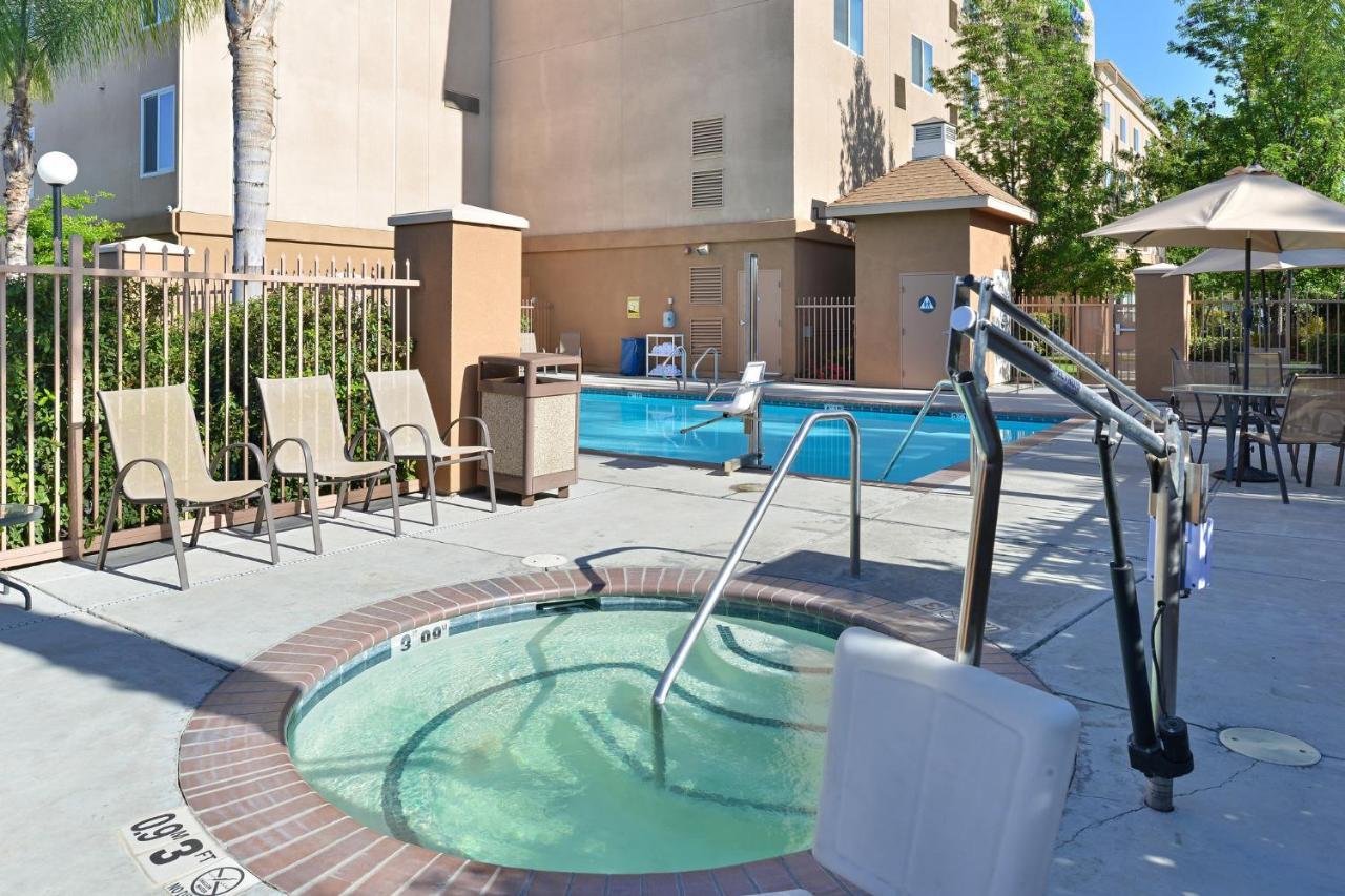 Holiday Inn Express Fresno River Park Highway 41 By Ihg Luaran gambar
